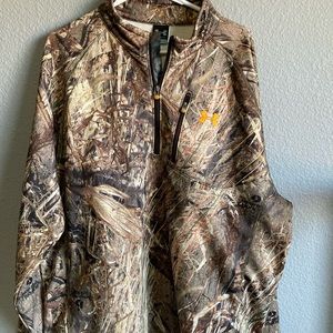 Under Armour camo pullover
